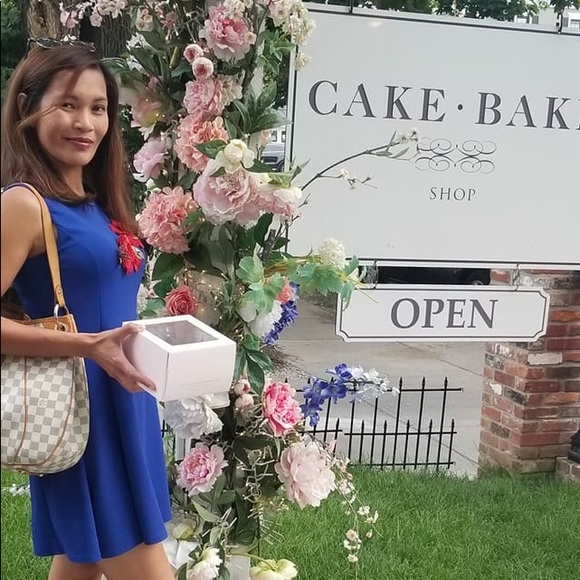 Meet your Posher, April - Picture 1 of 1